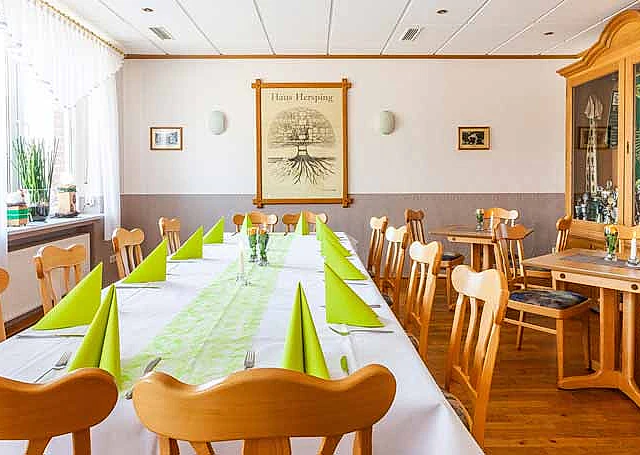 Hervorragende deutsche Küche mit Tradition. Reservieren Sie einen Tisch im Restaurant Hersping in Steinfurt. Tel: 02552 2302.